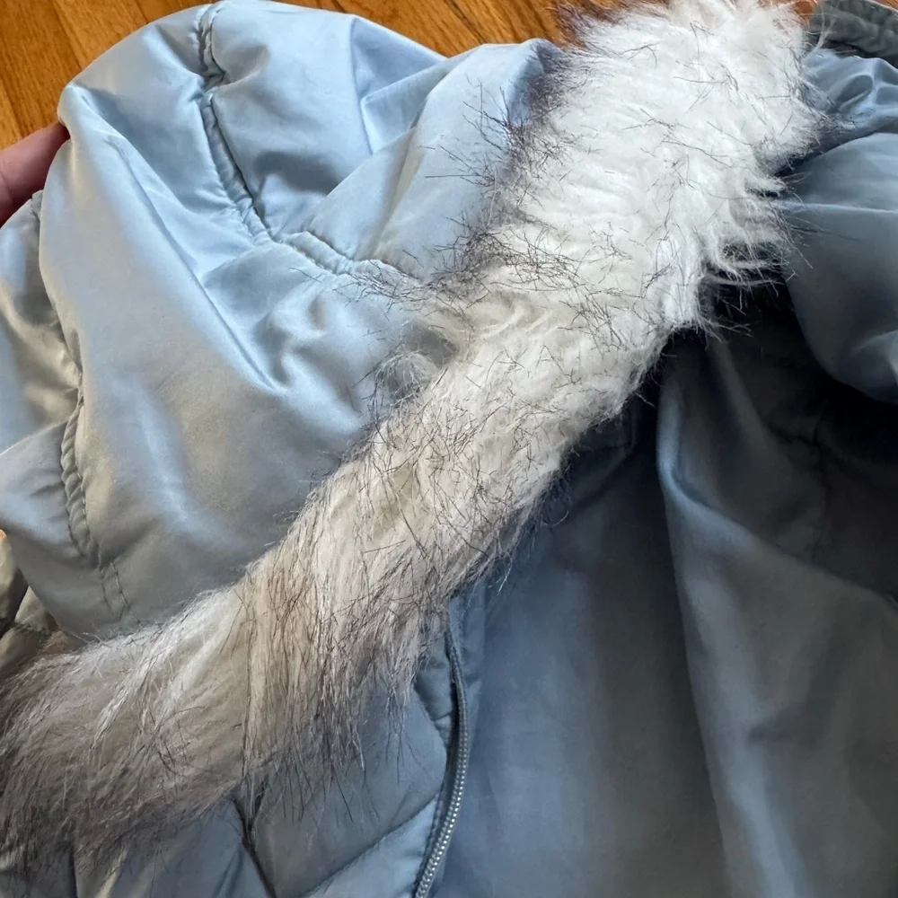 Light Blue Quilted Hooded Jacket with Faux Fur Trim sz Small 7/8